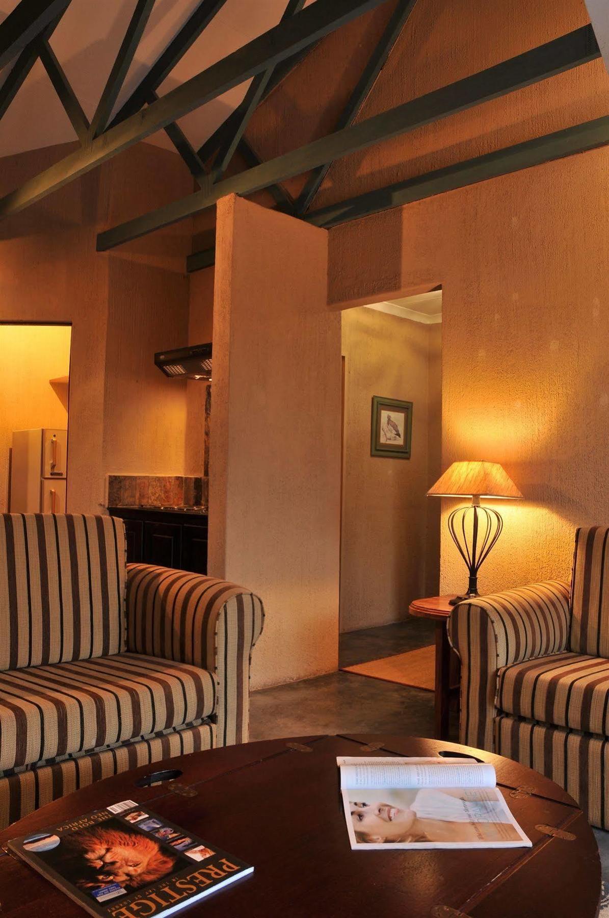 Sunset Manor Acomodação com café da manhã Mbombela Exterior foto