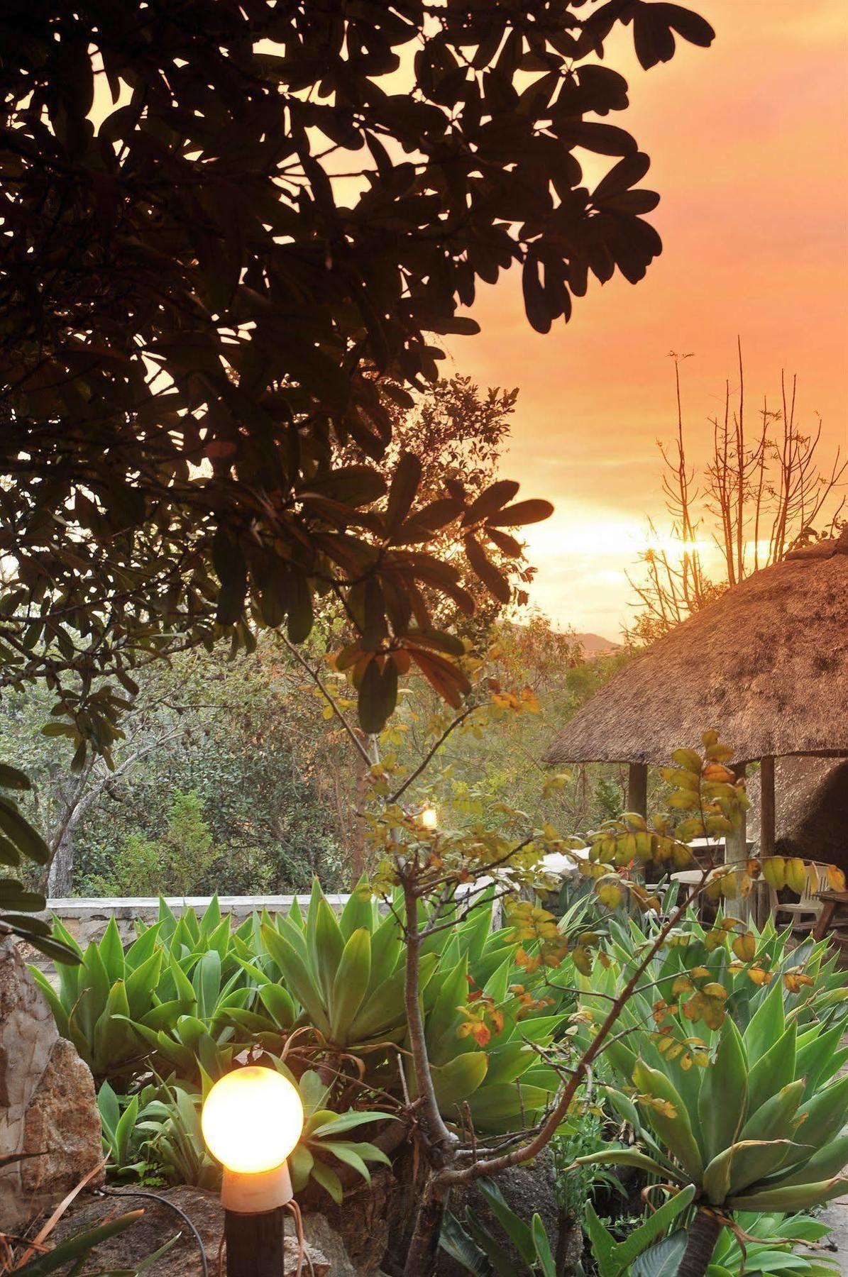 Sunset Manor Acomodação com café da manhã Mbombela Exterior foto