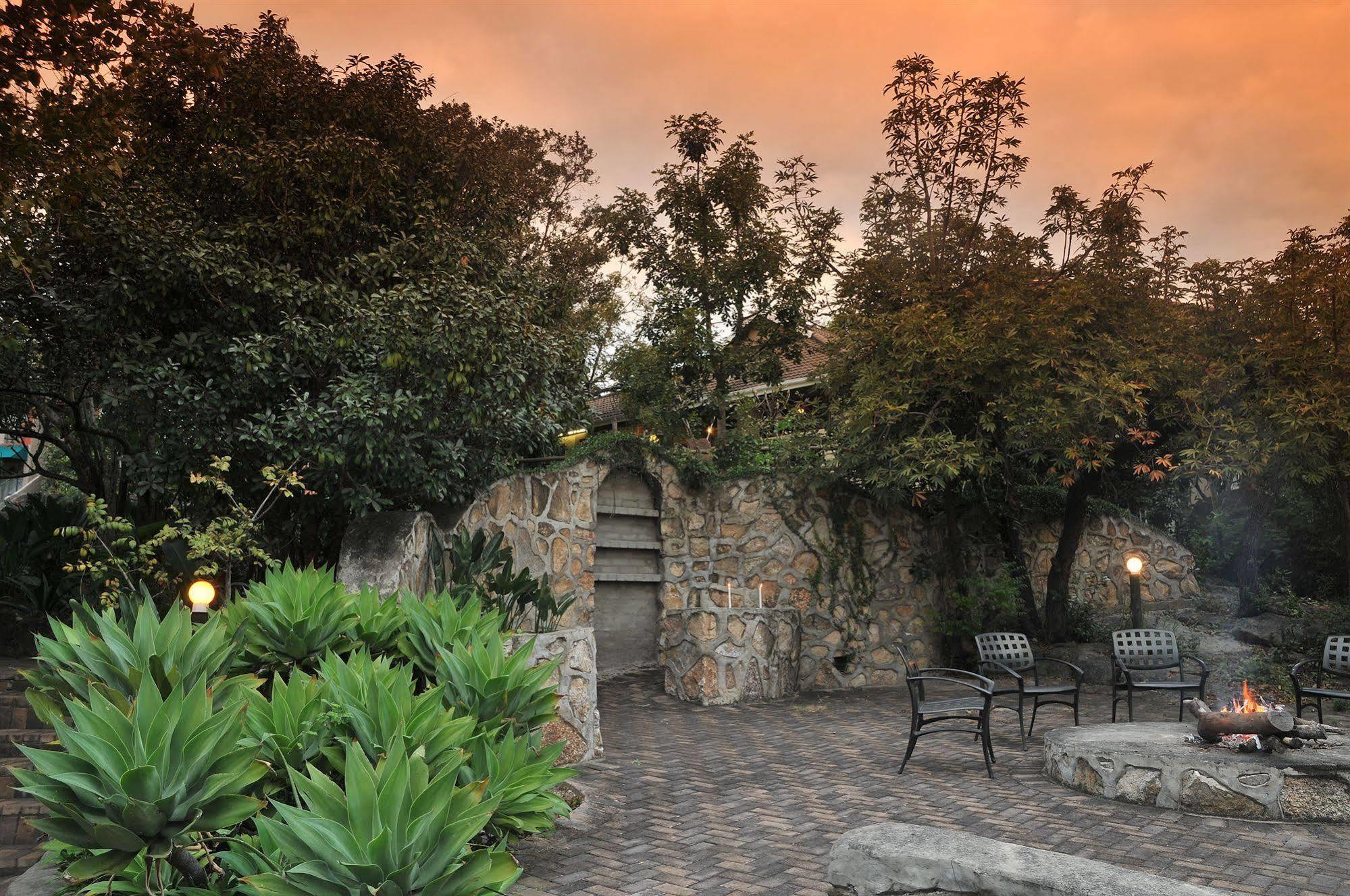 Sunset Manor Acomodação com café da manhã Mbombela Exterior foto